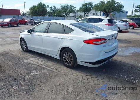 2017 Ford Fusion S из США, поврежденный, VIN 3FA6P0G76HR241670